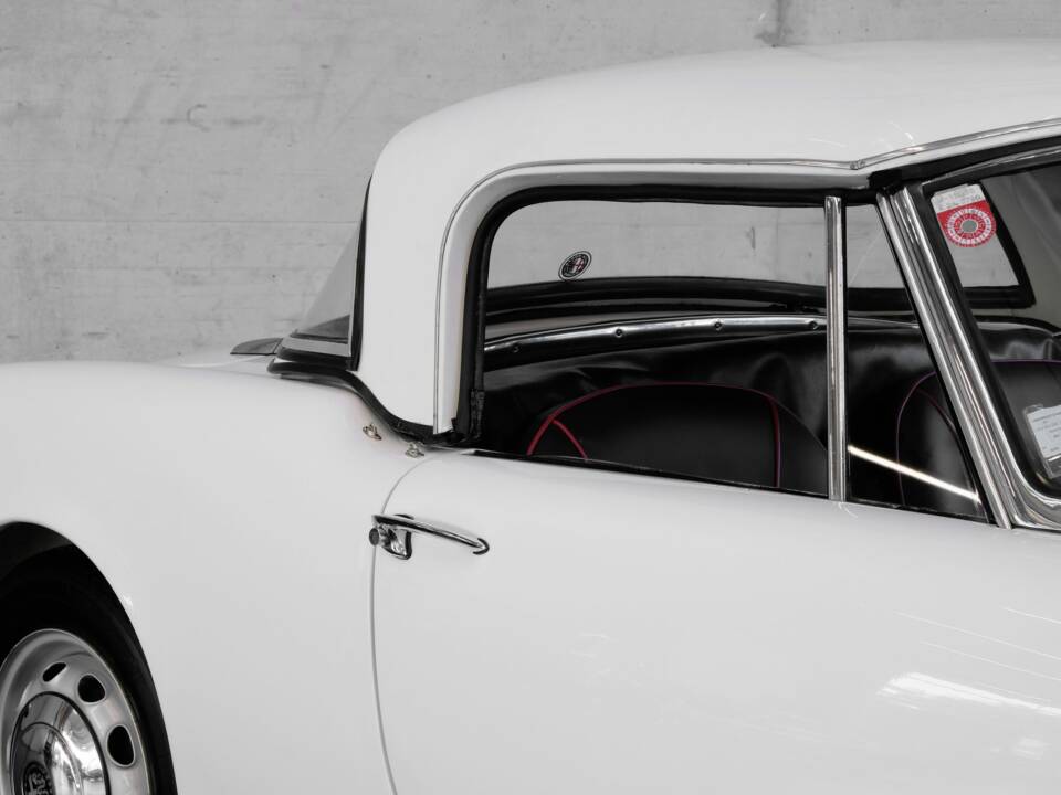 Afbeelding 42/48 van Alfa Romeo Giulia 1600 Spider (1963)