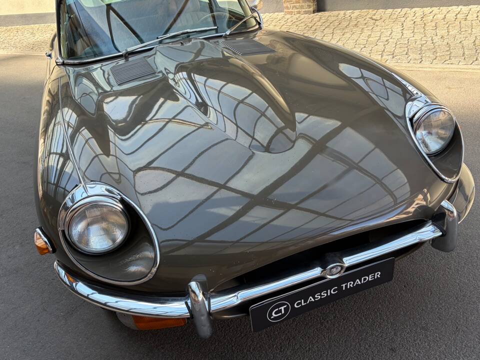 Image 31/81 de Jaguar Type E (2+2) (1969)