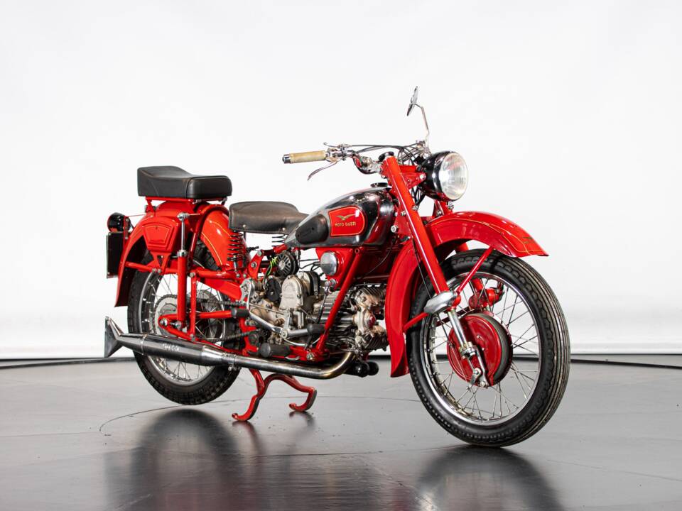 Immagine 4/50 di Moto Guzzi Astore (1952)