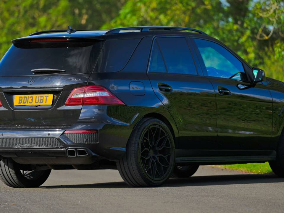 Image 12/49 of Mercedes-Benz ML 63 AMG (2013)