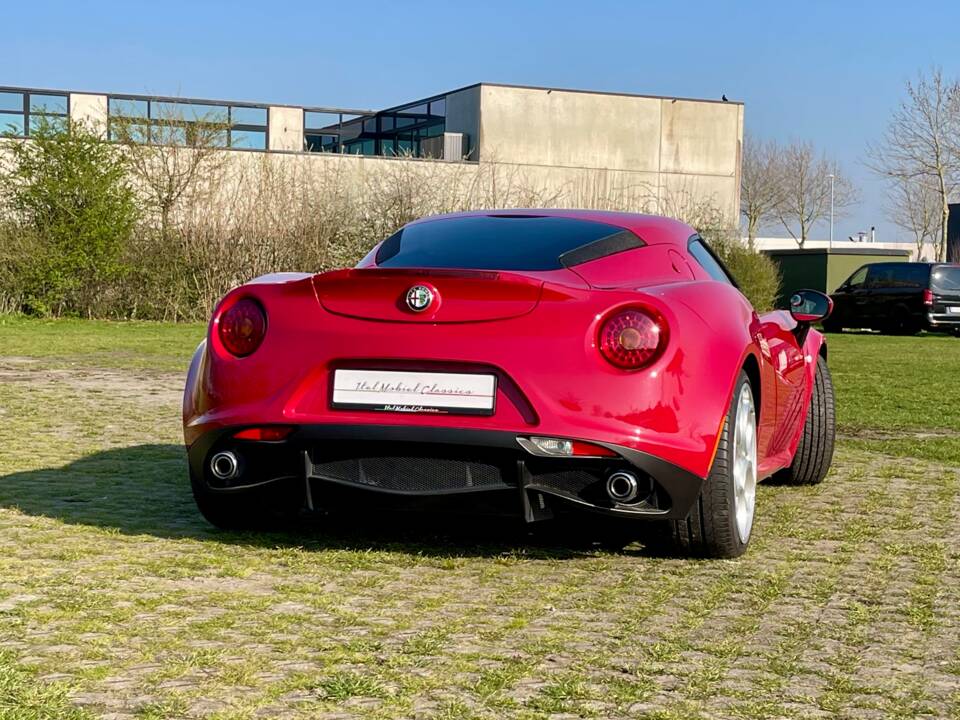Image 4/18 of Alfa Romeo 4C (2015)