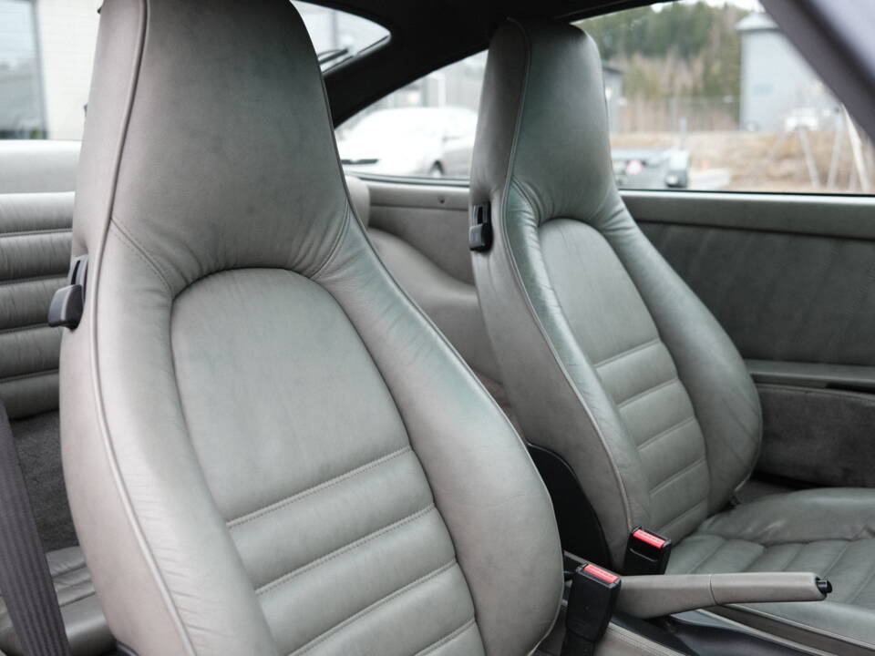 Image 51/97 of Porsche 911 Carrera 4 (1991)