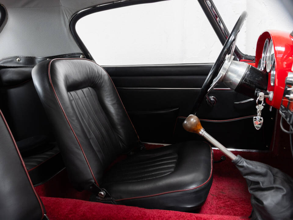 Image 22/39 of Alfa Romeo 2000 Spider (1960)