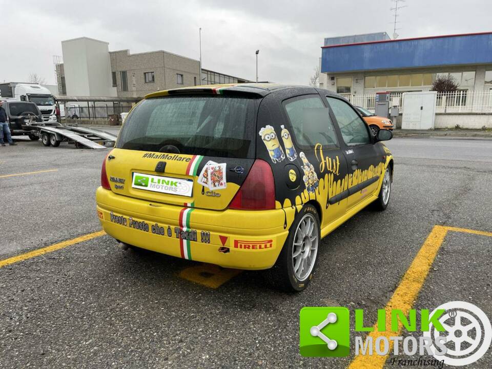 Bild 6/10 von Renault Clio II 2.0 16V Sport (2000)