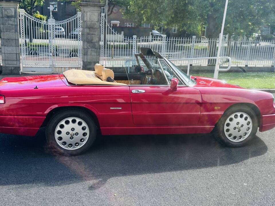 Image 2/50 of Alfa Romeo 2.0 Spider (1991)