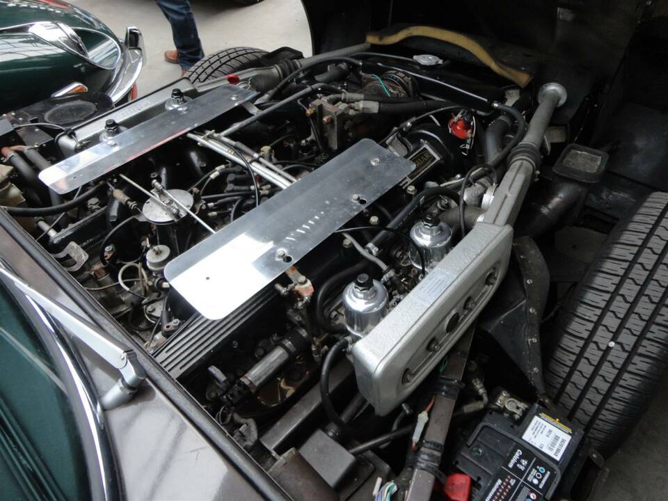 Bild 30/34 von Jaguar E-Type V12 (2+2) (1973)