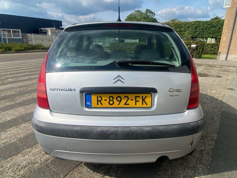 Bild 9/17 von Citroën C3 1.4 HDi 70 (2004)