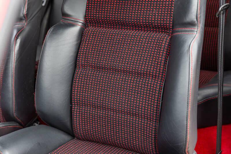 Immagine 42/50 di Peugeot 205 GTi 1.9 (1991)