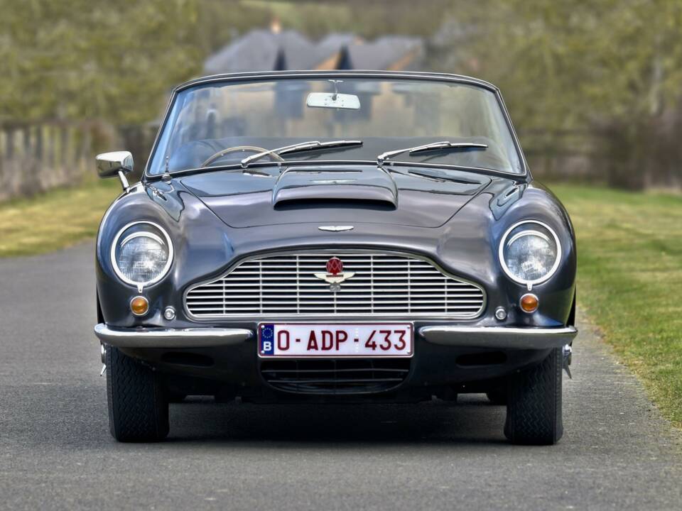 Bild 4/50 von Aston Martin DB 6 Vantage Volante (1969)