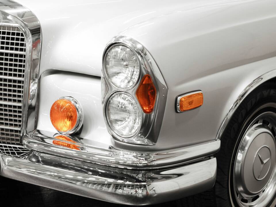 Image 47/48 of Mercedes-Benz 280 SE (1969)