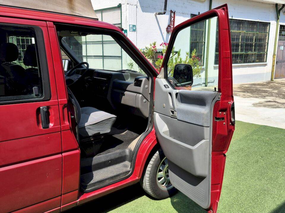Bild 29/71 von Volkswagen T4 California 2.4 D (1994)