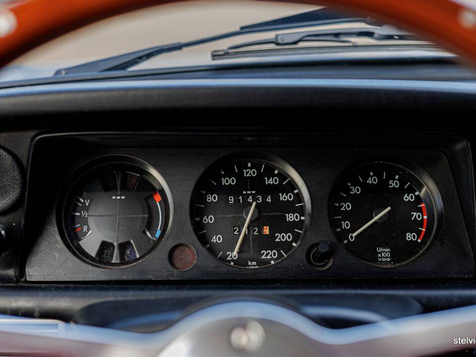 Bild 27/53 von BMW 2002 tii (1974)
