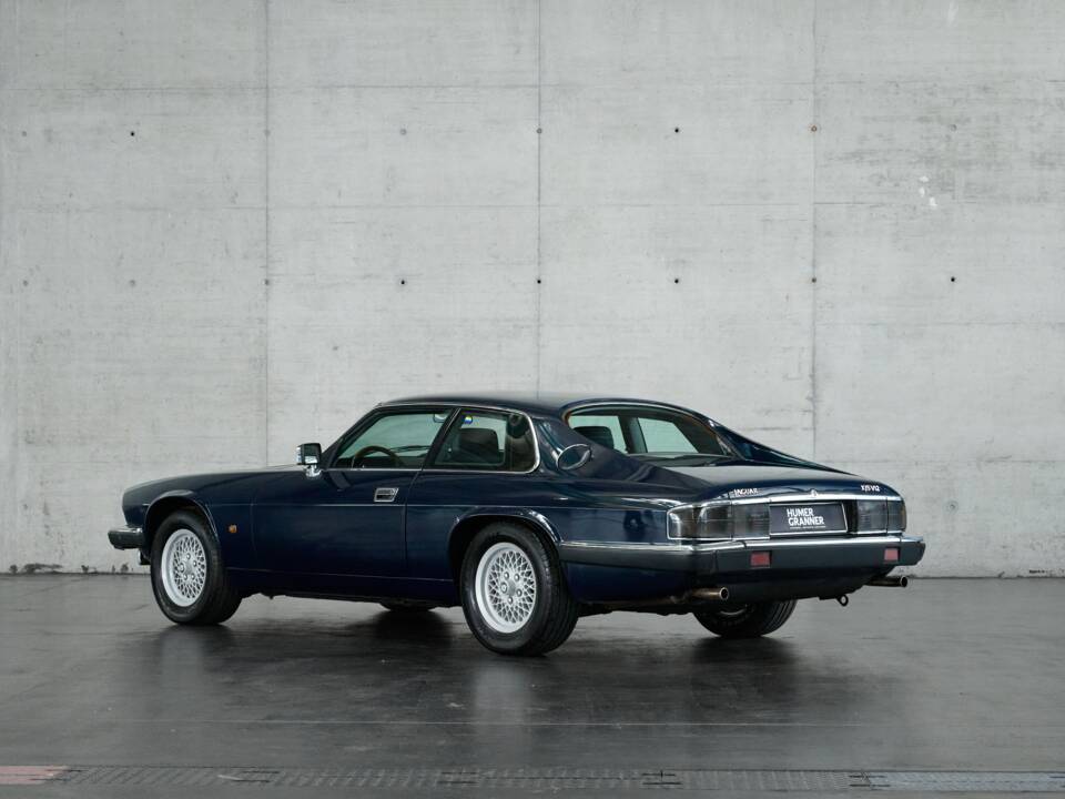 Image 13/50 of Jaguar XJS 5.3 V12 (1993)