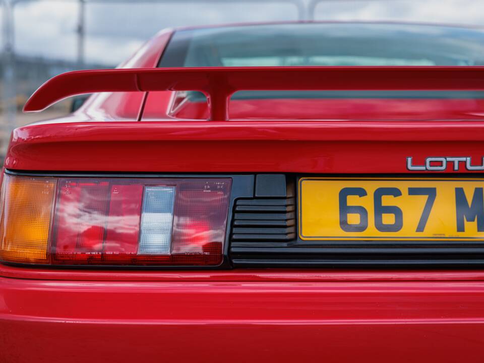 Afbeelding 22/47 van Lotus Esprit Turbo HC (1989)