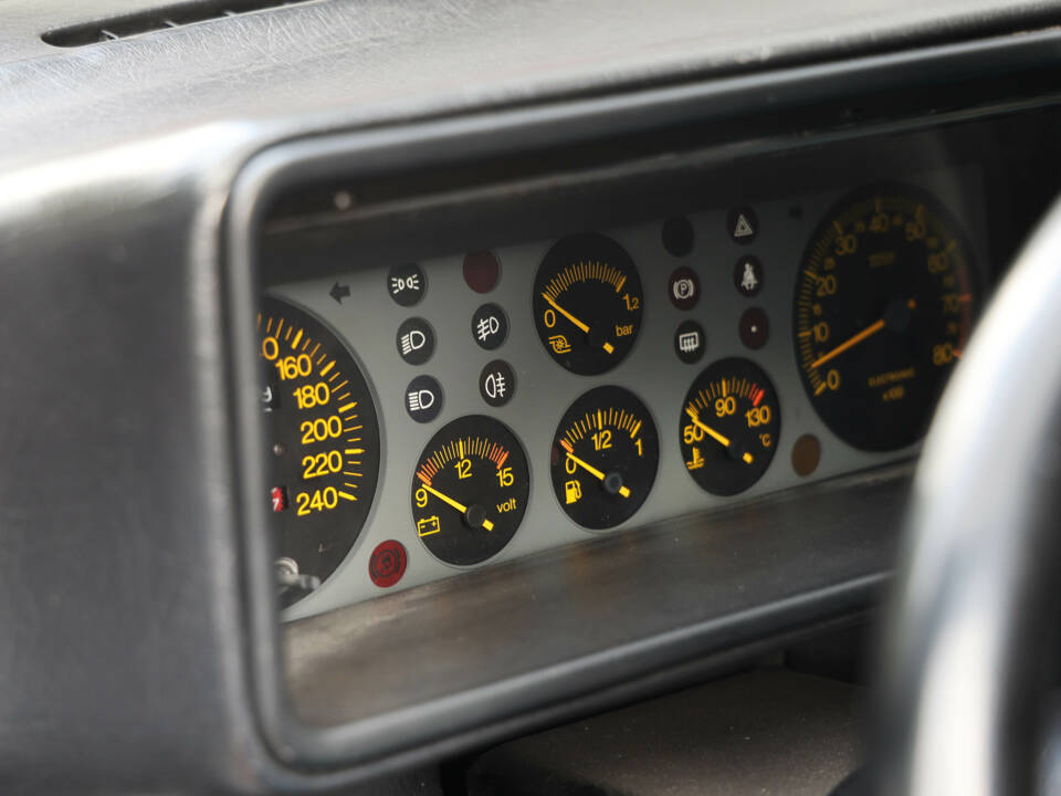 Image 35/41 of Lancia Delta HF Integrale (1989)