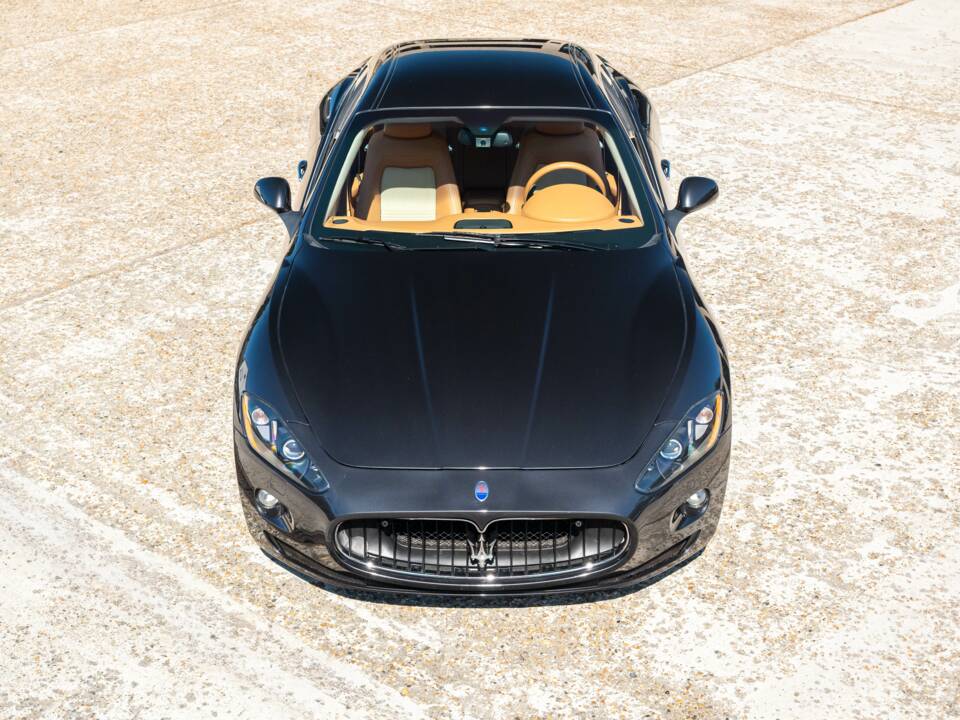 Bild 8/37 von Maserati GranTurismo S (2010)