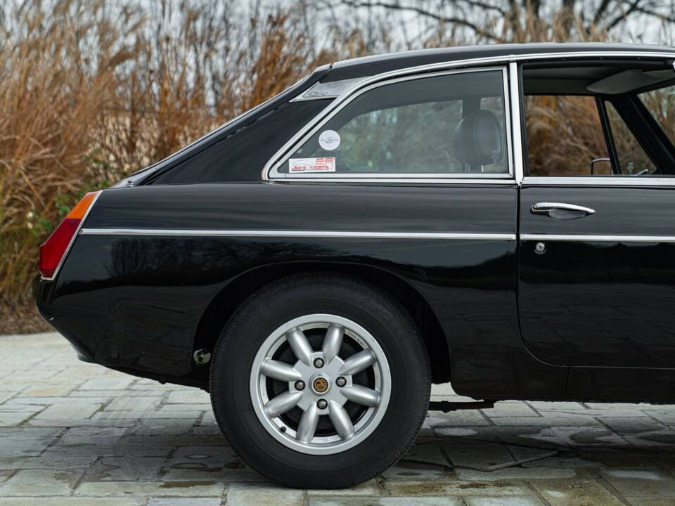Image 17/50 of MG MGB GT (1978)