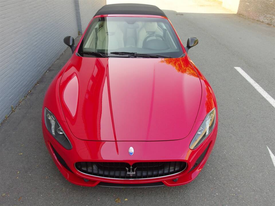 Image 16/99 of Maserati GranCabrio Sport (2015)