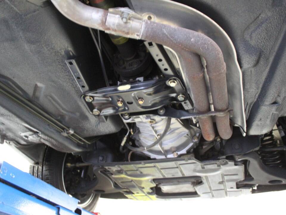 Image 24/27 of Mercedes-Benz 190 E (1987)