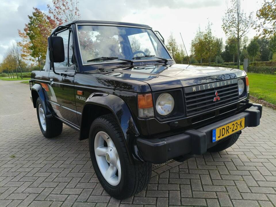 Image 3/8 of Mitsubishi Shogun (1987)