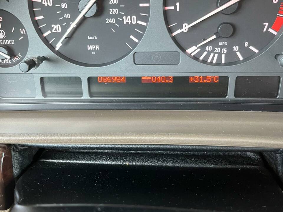 Bild 9/9 von BMW 740i (1995)