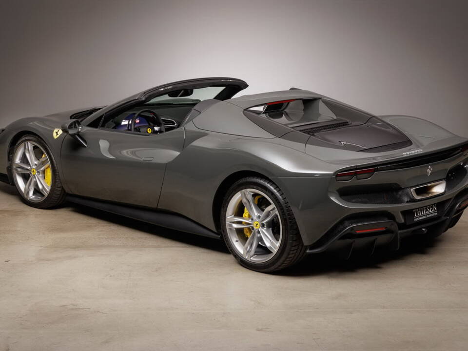 Image 9/42 de Ferrari 296 GTS (2024)