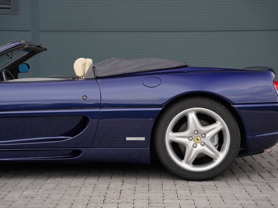 Image 10/50 de Ferrari F 355 Spider (1998)