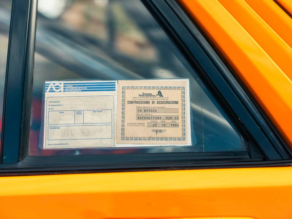 Image 23/28 of Lancia Delta HF Integrale Evoluzione I (1991)