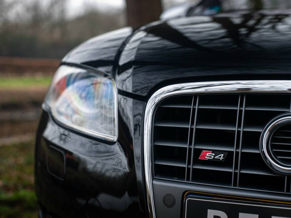 Image 37/39 of Audi S4 (2006)