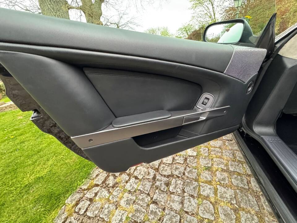 Afbeelding 29/30 van Aston Martin DB 9 (2007)