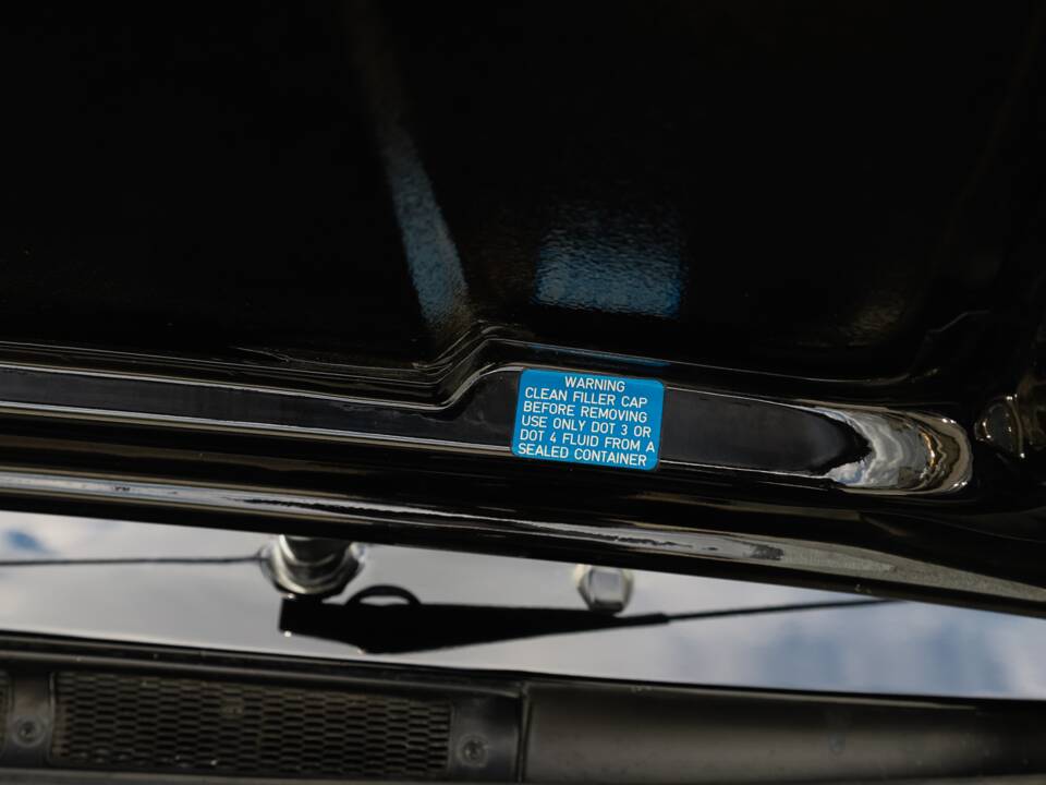 Image 34/108 de Porsche 911 Carrera 3.2 (1989)