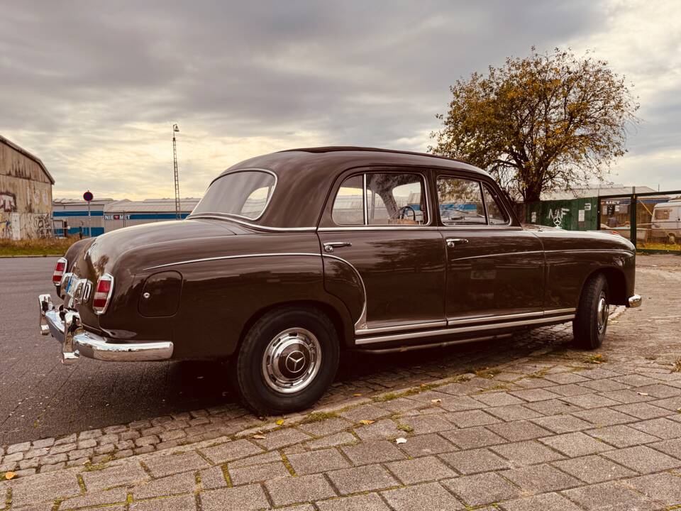 Image 6/43 of Mercedes-Benz 220 S (1956)