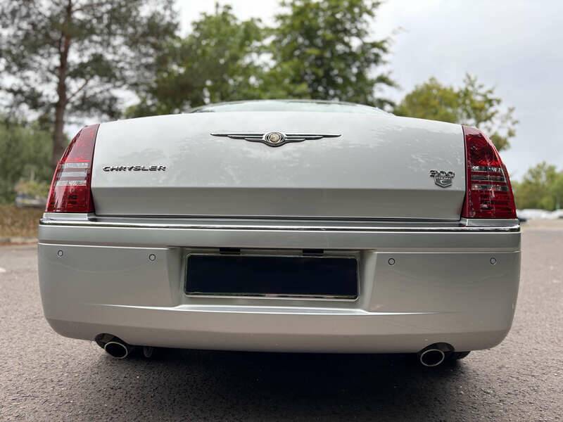Image 14/50 of Chrysler 300 S (2008)