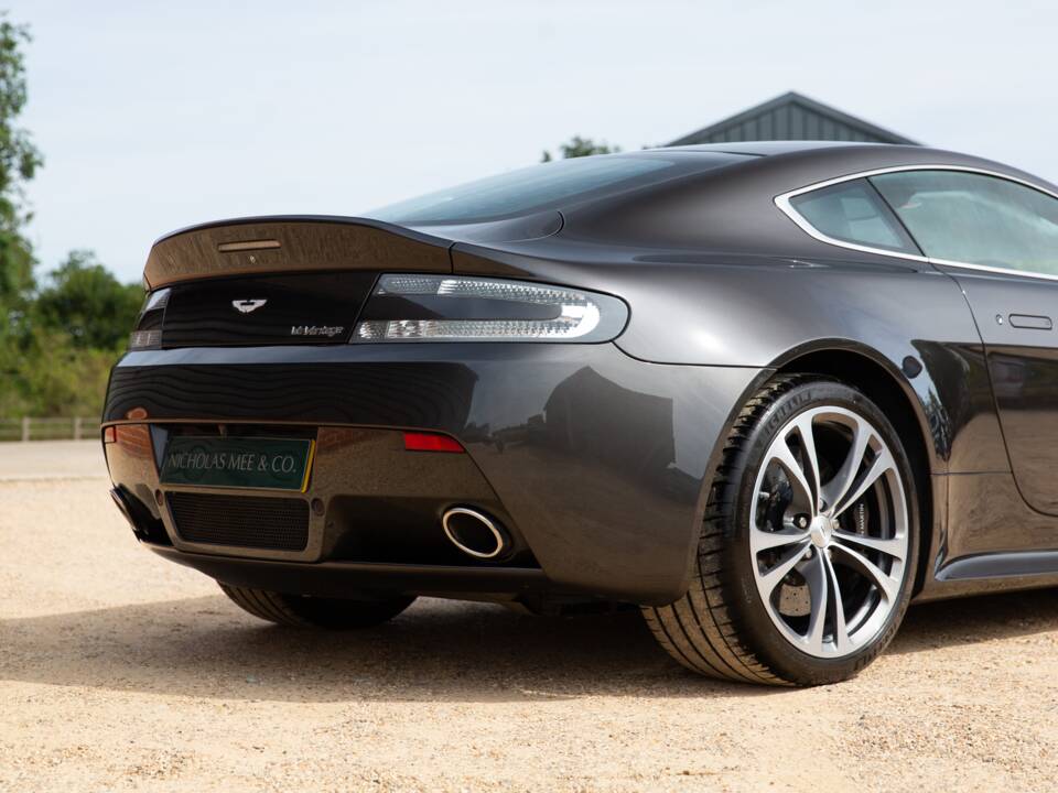 Bild 23/84 von Aston Martin V12 Vantage (2010)