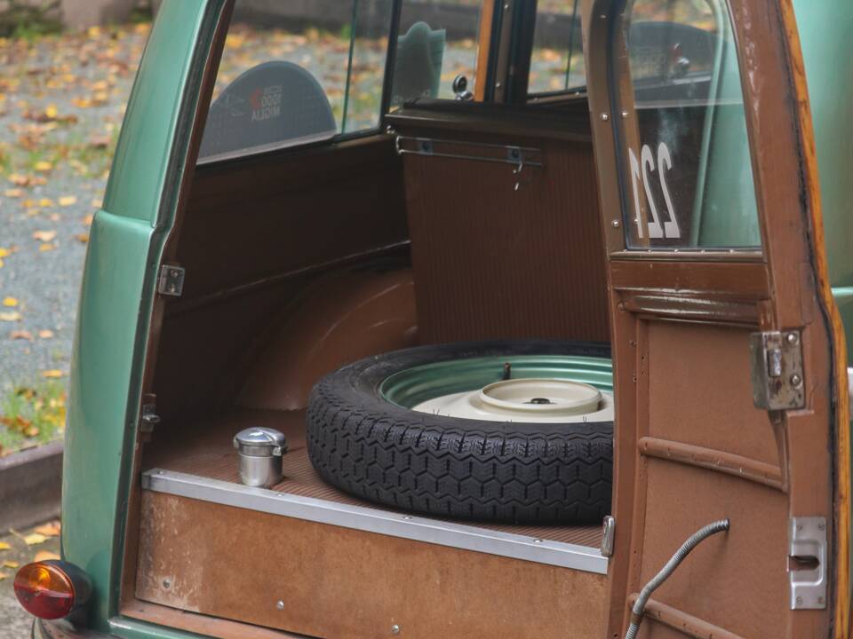 Image 12/51 de FIAT 500 C Giardiniera (1951)