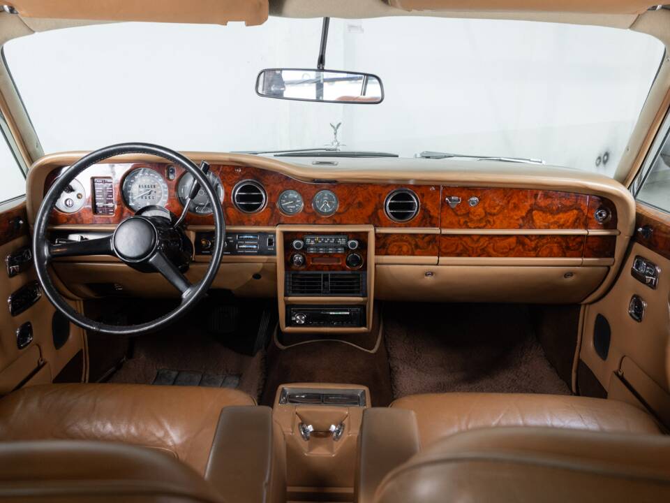 Immagine 17/32 di Rolls-Royce Silver Wraith II (1979)