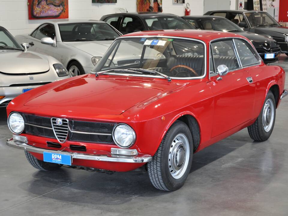 Imagen 3/43 de Alfa Romeo Giulia GT 1300 Junior (1971)