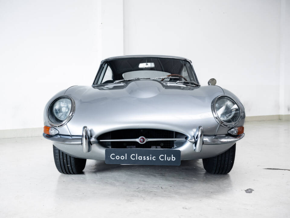 Image 3/42 de Jaguar Type E 3.8 (1963)