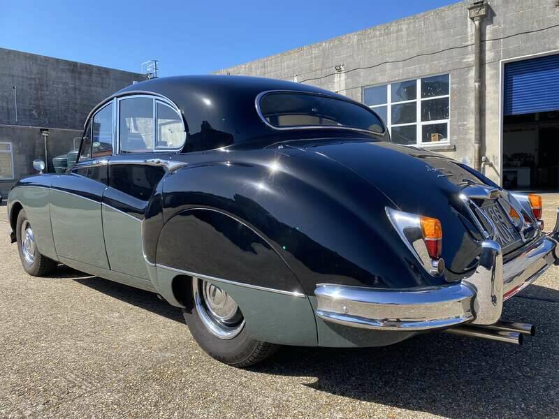 Image 10/35 of Jaguar Mk IX (1960)