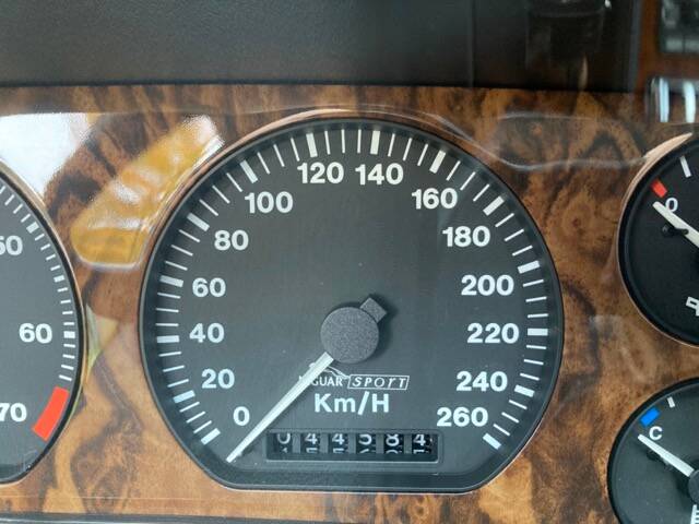 Image 39/47 of Jaguar XJS 6.0 V12 (1992)