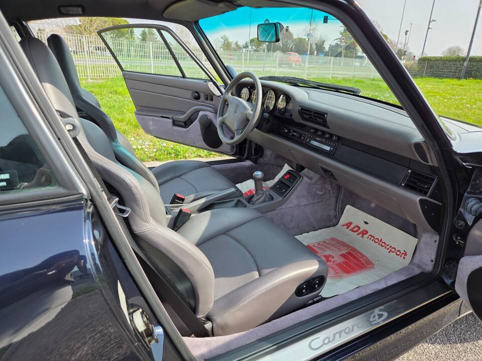 Bild 9/33 von Porsche 911 Carrera 4S (1996)