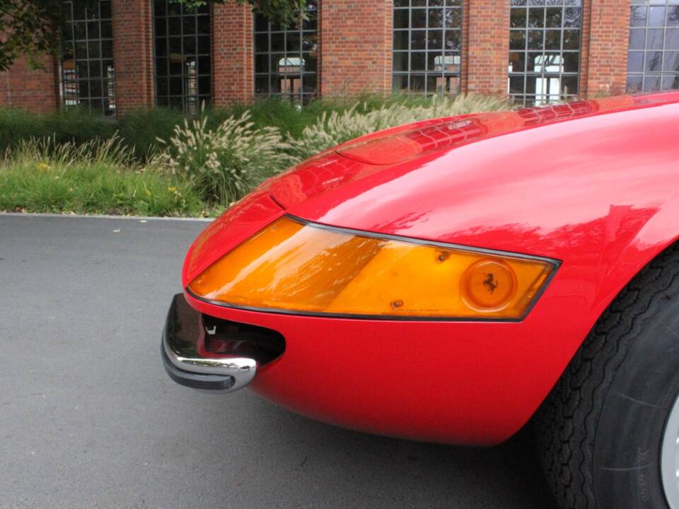 Image 12/22 of Ferrari 365 GTB&#x2F;4 Daytona (1971)