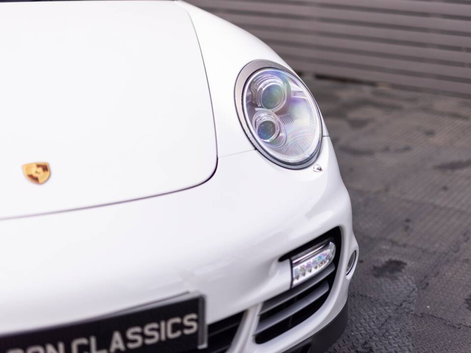 Bild 17/39 von Porsche 911 Turbo (2011)