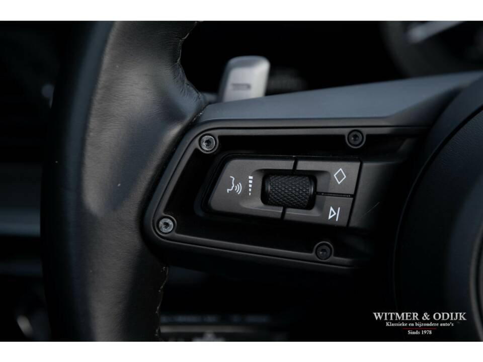 Image 24/42 of Porsche 911 Carrera (2020)