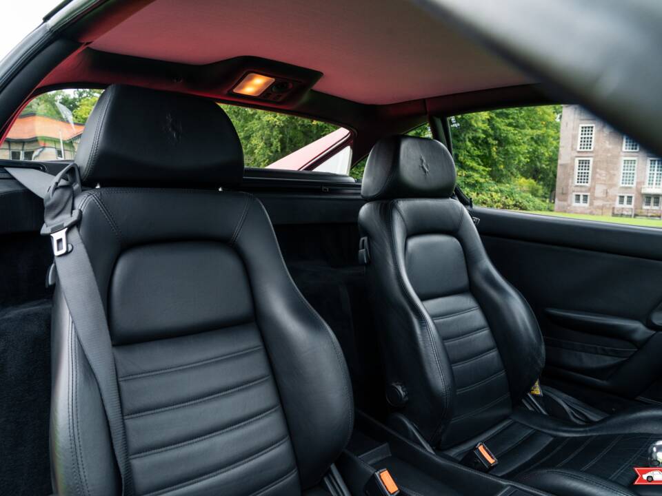 Bild 28/53 von Ferrari F 355 Berlinetta (1996)