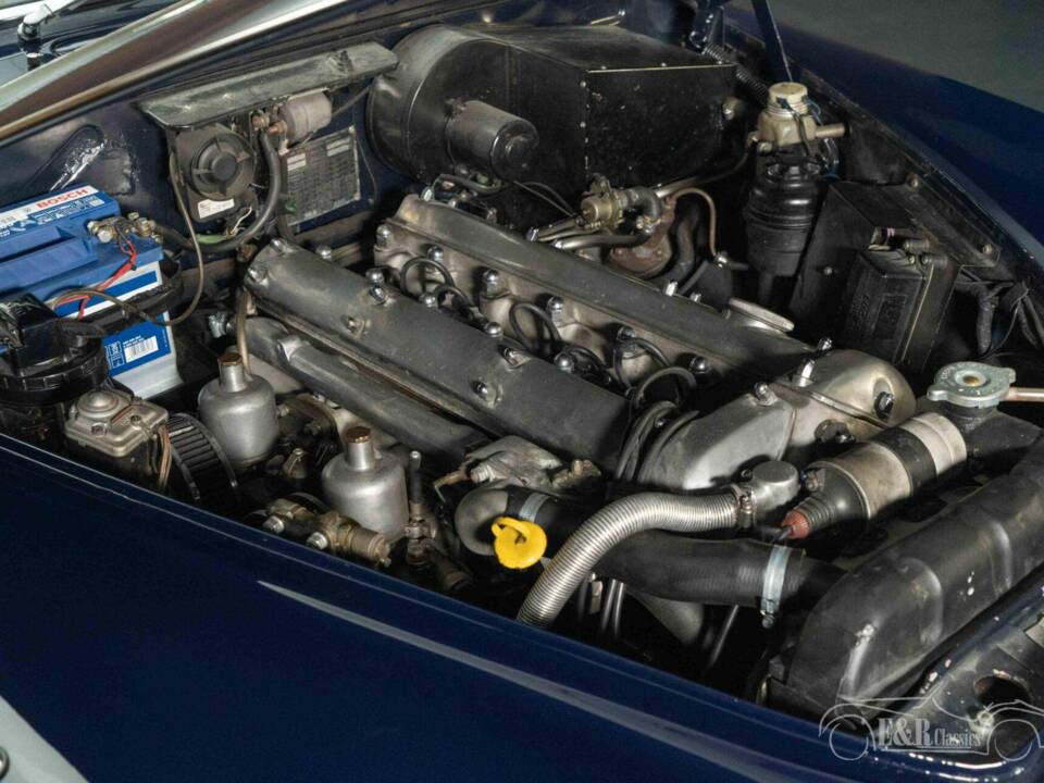Image 4/19 of Jaguar Mk II 3.8 (1962)