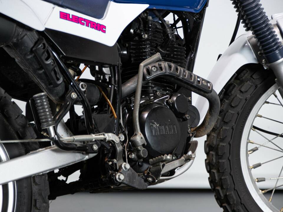Bild 9/50 von Yamaha DUMMY (1995)