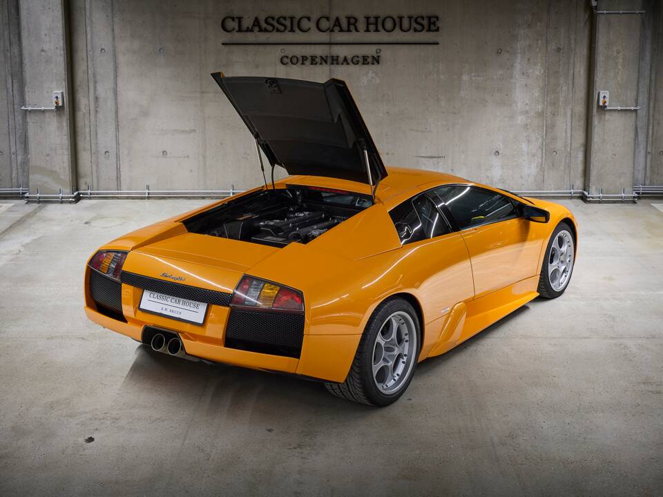 Image 24/99 of Lamborghini Murciélago (2003)