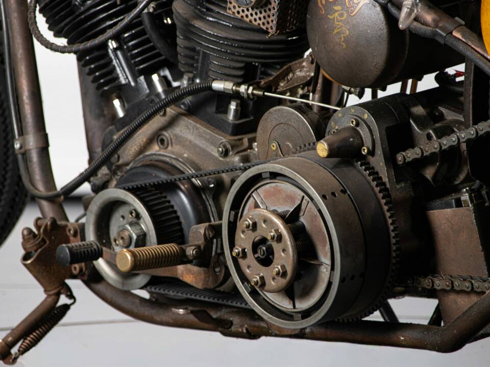 Image 21/50 of Harley-Davidson FXSTC 1340 Softail Custom (1989)
