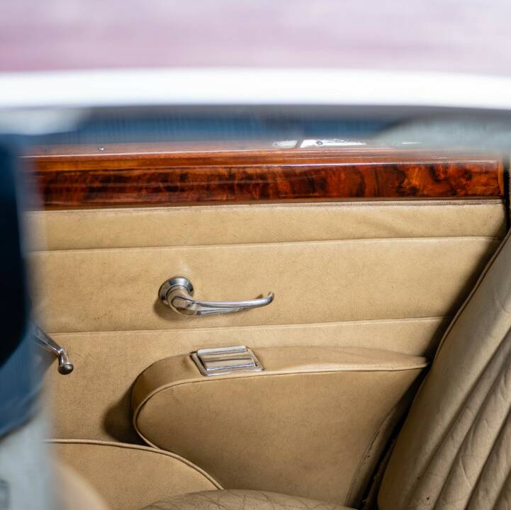 Image 44/49 of Jaguar Mk II 3.4 (1967)